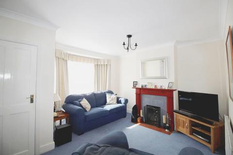 2 bedroom end of terrace house to rent, Doods Road, Reigate, RH2