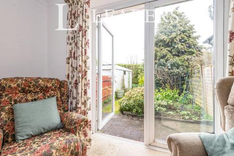 2 bedroom bungalow to rent, Sandcross Lane, Reigate, RH2