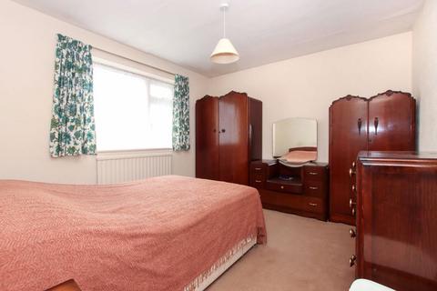 20 Fir Tree Close, Hemel Hempstead, HP3 8NG