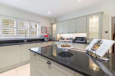 6 The Asters, Cheshunt, Waltham Cross, EN7 6SD