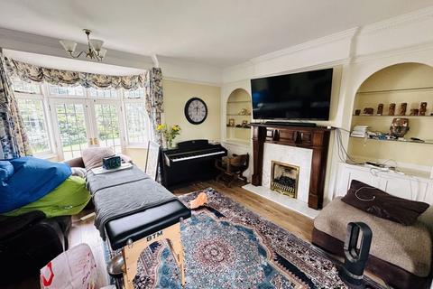 5 bedroom detached house for sale, College Avenue, Grays