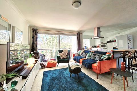 2 bedroom apartment to rent, Brackens, Brackley Road, BR3
