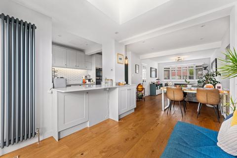 15 Risborough Drive, Worcester Park, KT4 8DA