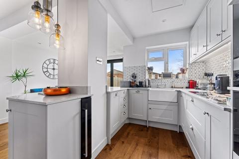 15 Risborough Drive, Worcester Park, KT4 8DA