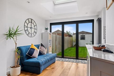 15 Risborough Drive, Worcester Park, KT4 8DA