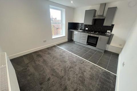 2 bedroom apartment to rent, Warbreck Moor, Liverpool