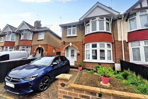 4 bedroom semi-detached house for sale, Massey Road, Gloucester GL1