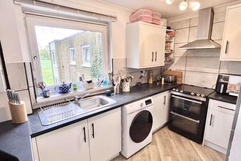 3 bedroom flat for sale, Millfield, Poole BH17