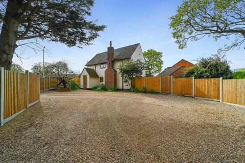 5 bedroom detached house for sale, Ipswich Road, Colchester