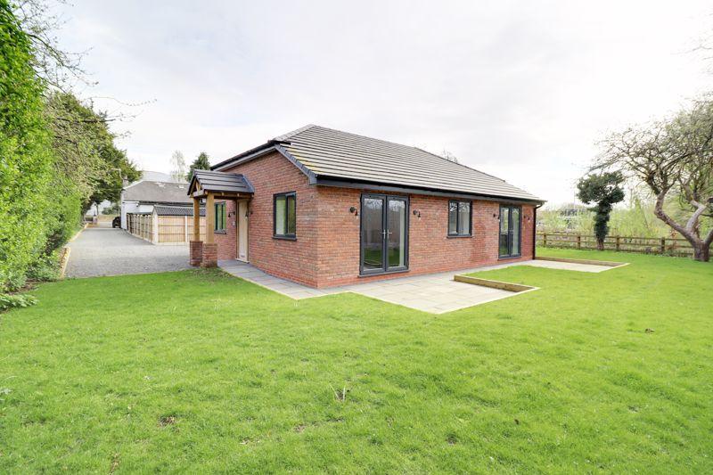 Tern Hill Road, Market Drayton TF9 3 bed detached bungalow for sale £