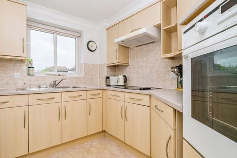 1 bedroom flat for sale, Oyster Lane, Byfleet KT14