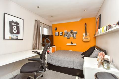 111 Bell Road, Sittingbourne, ME10 4HG