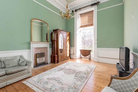 3 bedroom flat to rent, Belgrave Crescent, West End, Edinburgh