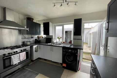 6 bedroom end of terrace house for sale, 37 Cobden Road, Chatham, Kent