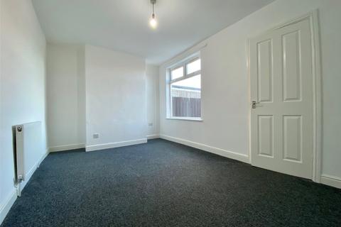 3 bedroom terraced house to rent, Manor Road, Willerby Road, Hull, East Yorkshire, HU5