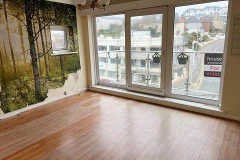 3 bedroom flat for sale, Flat 4, 42A Sea Road, Boscombe, Bournemouth