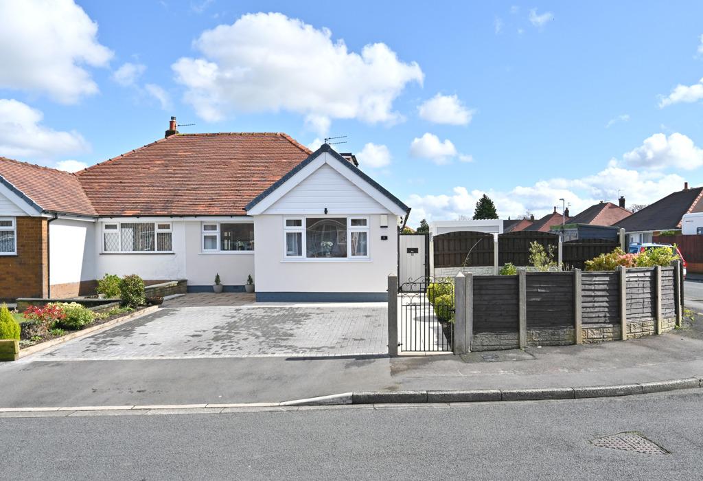 Moorland Avenue, Preston, Lancashire 3 bed semidetached house for sale