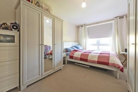 2 bedroom apartment to rent, Mantle Road, London, SE4