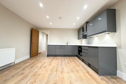 2 bedroom apartment to rent, 3b Dorien Road, London SW20