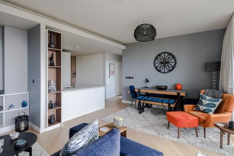 2 bedroom flat for sale, Wood Crescent, London