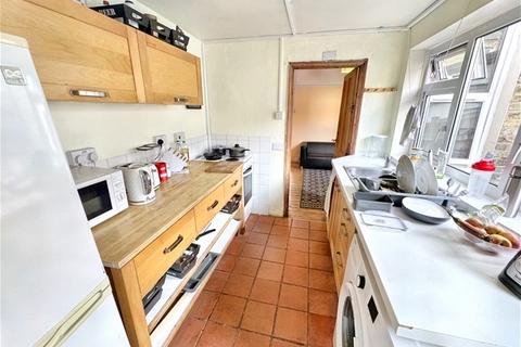 2 bedroom house to rent, White Road, Stratford