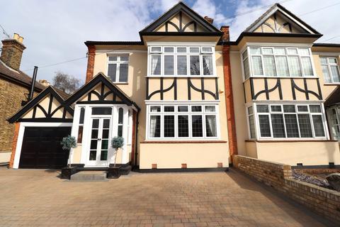 4 bedroom semi-detached house for sale, High Road, Rayleigh, SS6