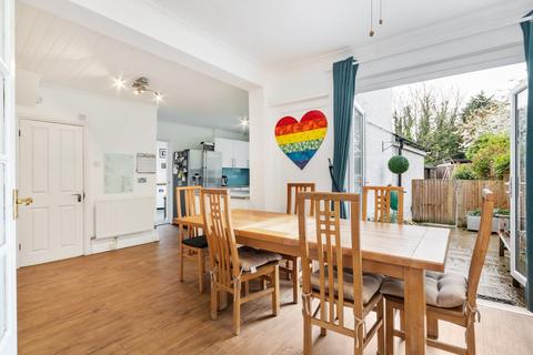 66 Rosemont Road, London, W3 9LY