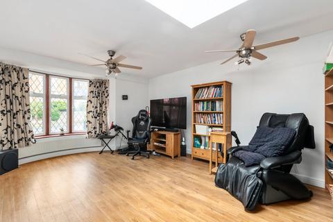 66 Rosemont Road, London, W3 9LY