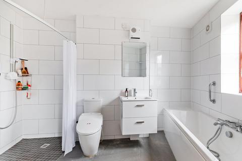 66 Rosemont Road, London, W3 9LY