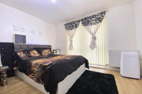 1 bedroom flat for sale, Buckingham Road, Edgware, HA8