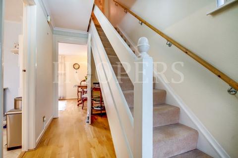3 bedroom end of terrace house for sale, Derwent Rise, London, NW9