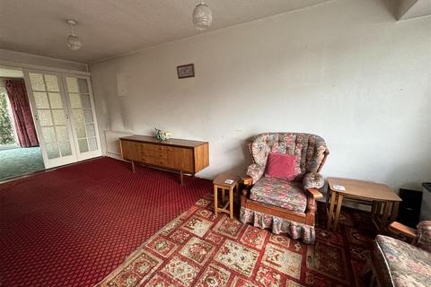 3 bedroom semi-detached house for sale, Whitesand Close, Glenfield, Leics