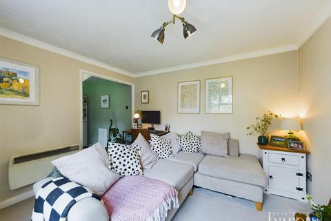 29 Constantine Way, Hatch Warren, Basingstoke, RG22 4UR