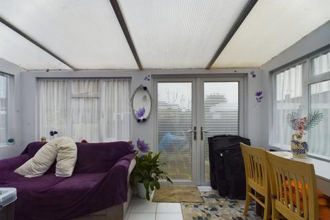 2 bedroom semi-detached bungalow for sale, Allistonway, Corringham, SS17
