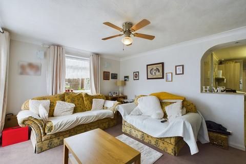 4 Allistonway, Stanford-le-hope, SS17 7HY