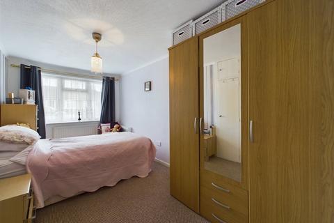 4 Allistonway, Stanford-le-hope, SS17 7HY