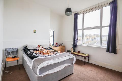 2 bedroom flat for sale, London Road, St. Leonards-on-sea, East Sussex. TN37 6AE