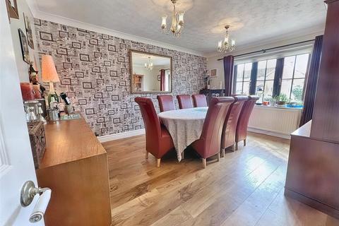 4 bedroom house for sale, High Street, Eaton Bray LU6