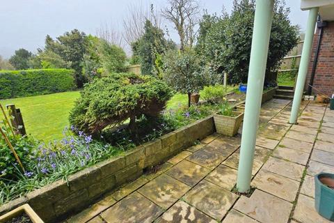 2 bedroom flat to rent, Pashley Court, Eastbourne BN20