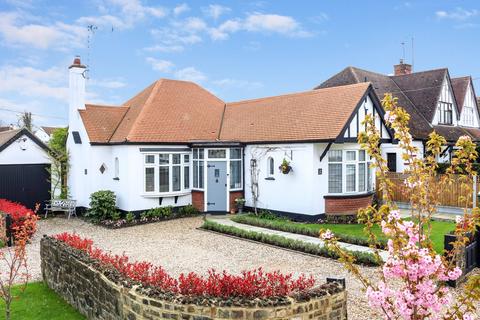 2 bedroom detached bungalow for sale, Oak Road, Rochford SS4