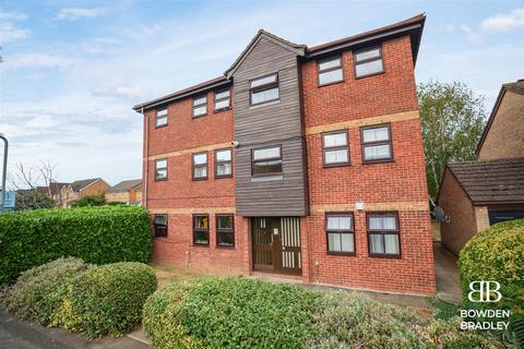 2 bedroom flat for sale, Maple Close, Hainault