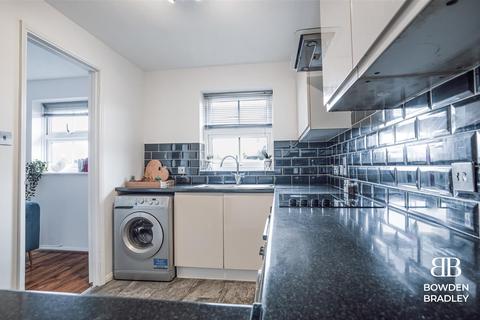 19 Maple Close, Ilford, IG6 3JB