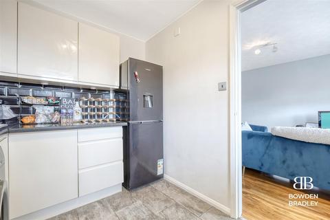 19 Maple Close, Ilford, IG6 3JB