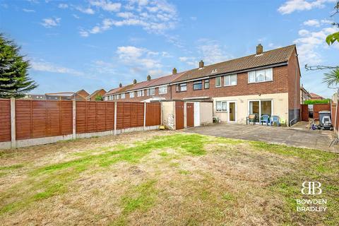 3 bedroom end of terrace house for sale, Uplands Road, Romford