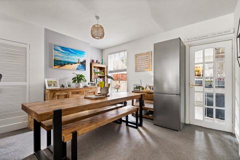 46 Athelstan Road, Folkestone, CT19 6EU