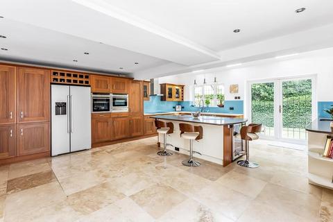 20 Cedar Drive, Fetcham, Leatherhead, KT22 9ET