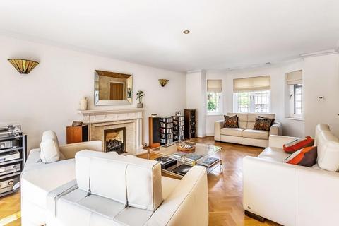 20 Cedar Drive, Fetcham, Leatherhead, KT22 9ET