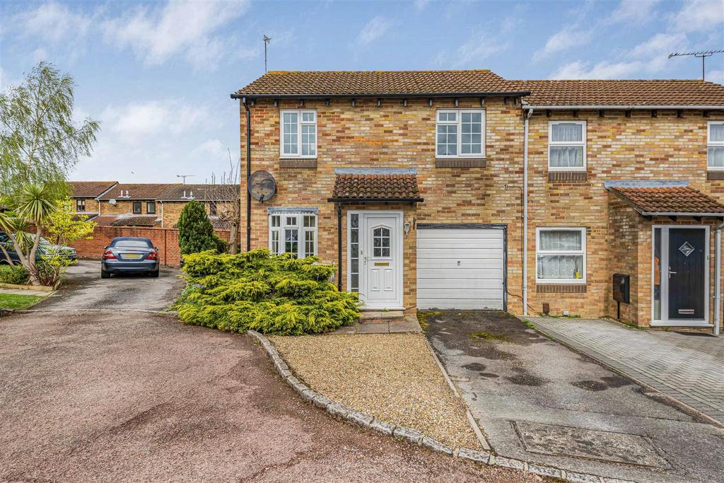 Gosforth Close, Lower Earley, Reading 2 bed terraced house for sale £