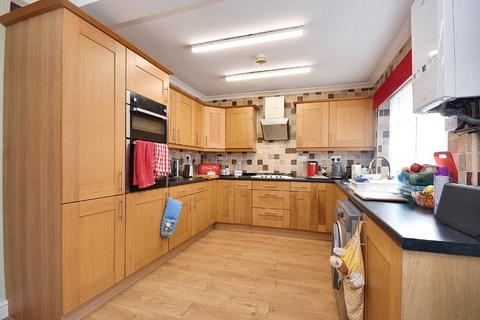4 bedroom bungalow for sale, Howard Crescent, Durkar, Wakefield, West Yorkshire