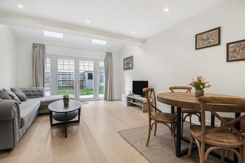 3 bedroom end of terrace house for sale, Maine Street, Reading